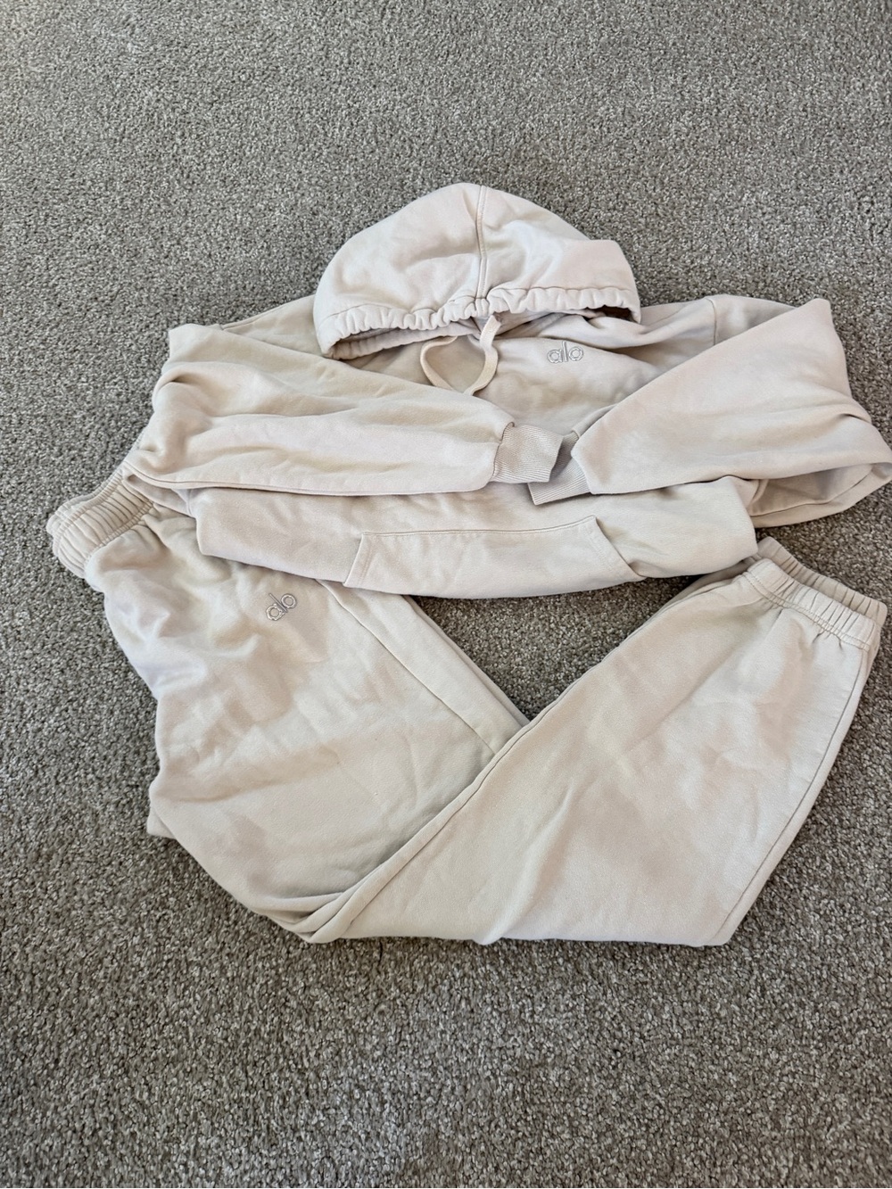 ALO Yoga Cream Neutral Jogger Sweatpants & Hoodie Set